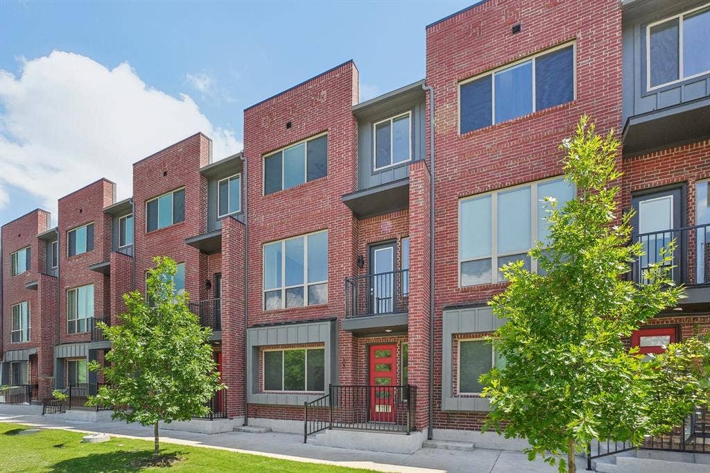 2524 Havenhurst Street, #102, Farmers Branch, TX 75234 View of building exterior