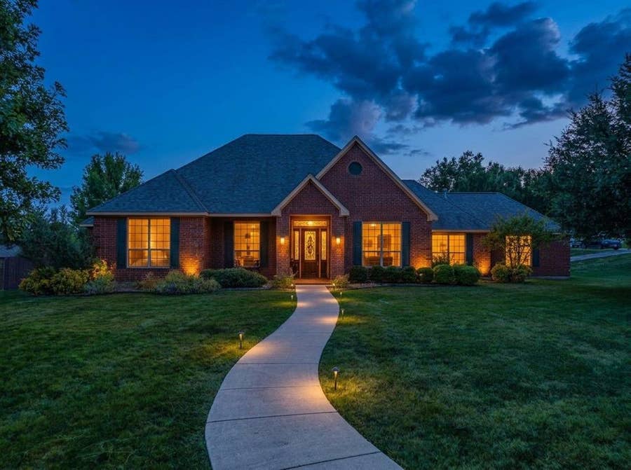 Property photo for 206 Hidden Meadow Circle, Midlothian, TX