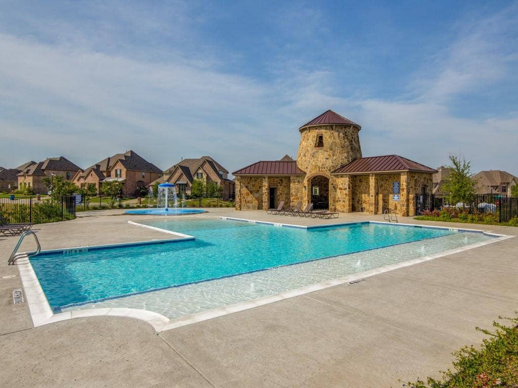 918 Colby Bluff Drive, Rockwall, TX 75087 Neighborhood pool