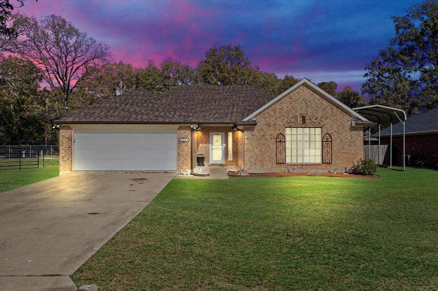 Property photo for 328 Comanche Trail, West Tawakoni, TX