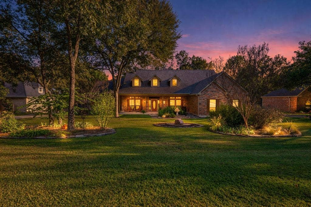 1838 Plum Creek Drive, Midlothian, TX 76065 1838 Plum Creek Drive, Midlothian, TX 76065