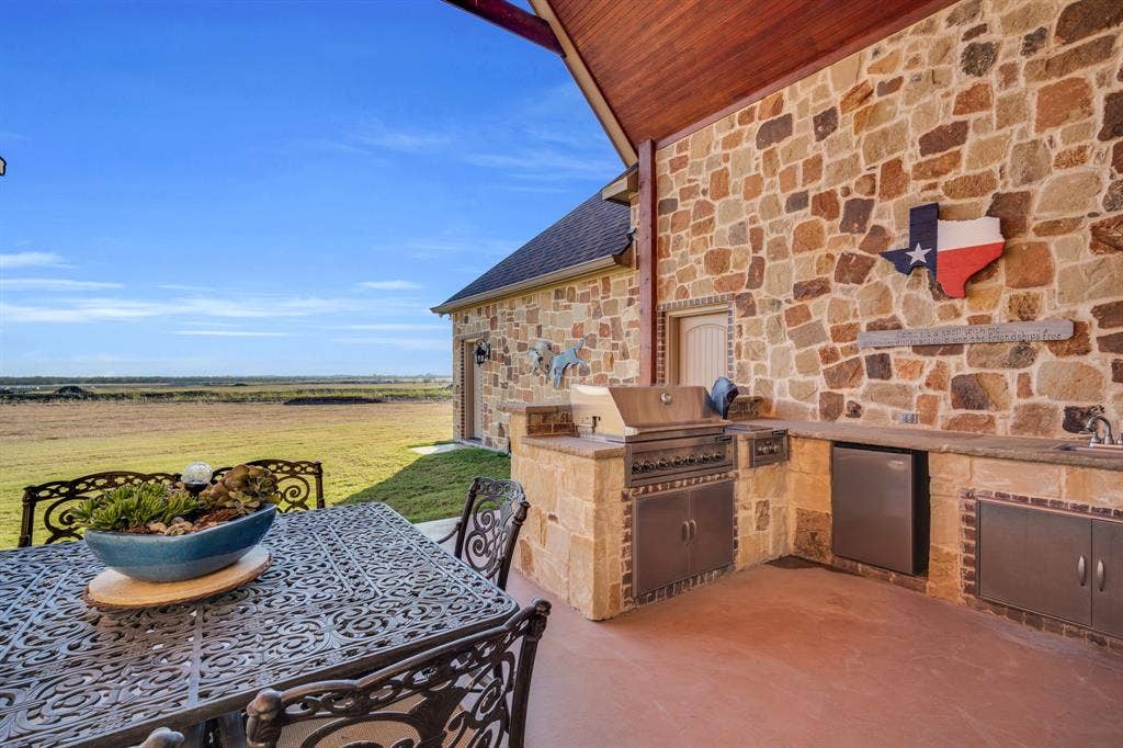 217 Hunter Pass, Waxahachie, TX 75165 View of patio / terrace with area for grilling