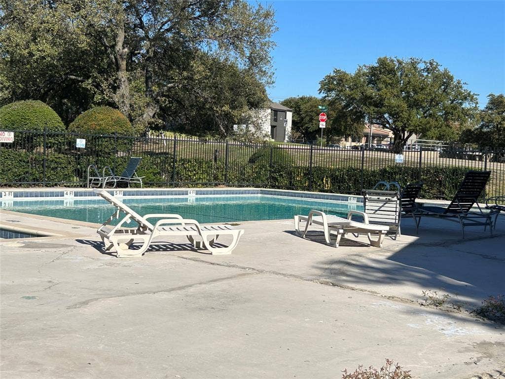 4304 Westminster Drive, Irving, TX 75038 4304 Westminster Drive, Irving, TX 75038