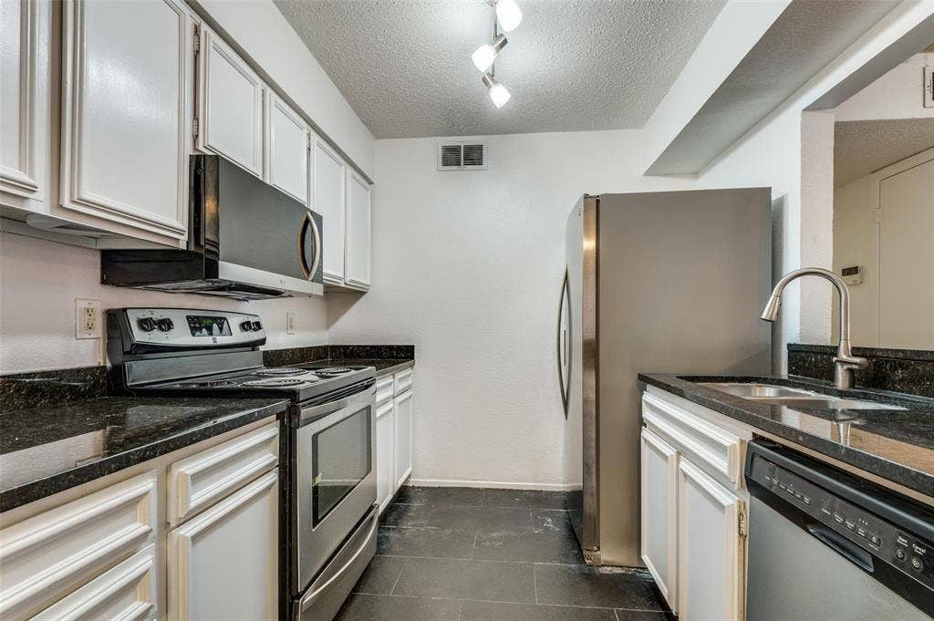 4304 Westminster Drive, Irving, TX 75038 4304 Westminster Drive, Irving, TX 75038