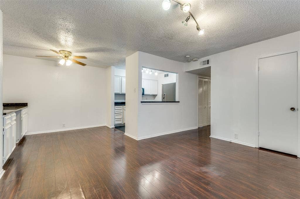4304 Westminster Drive, Irving, TX 75038 4304 Westminster Drive, Irving, TX 75038