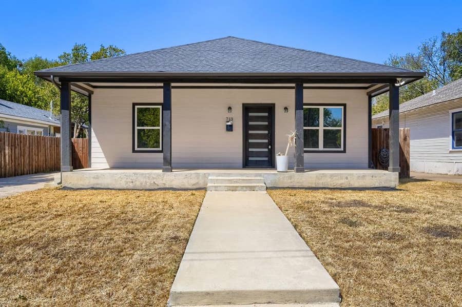 Property photo for 713 S Willomet Avenue, Dallas, TX