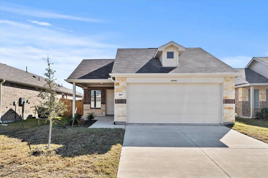 Property photo for 1937 Aves Glen Lane, Forney, TX