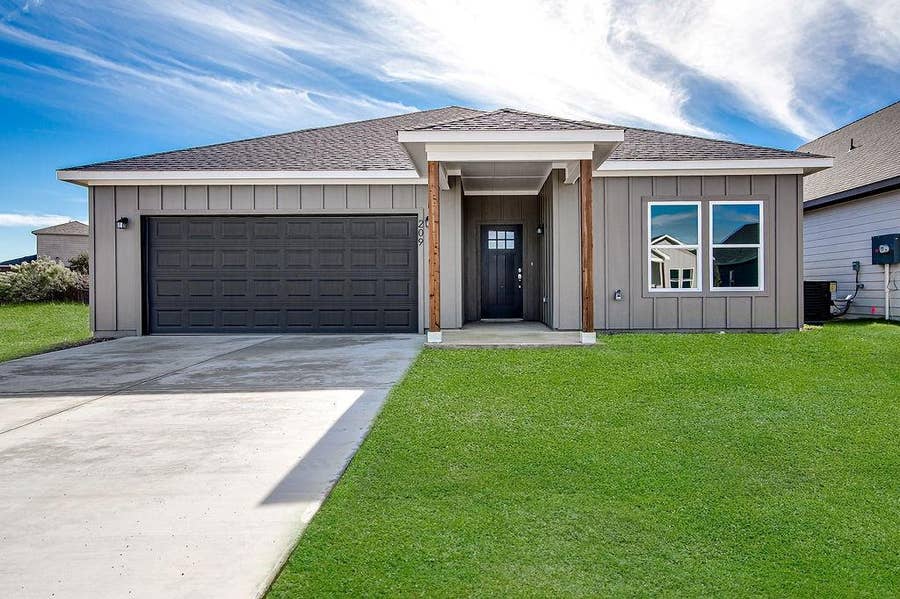 Property photo for 209 Lead Creek Drive, Fort Worth, TX