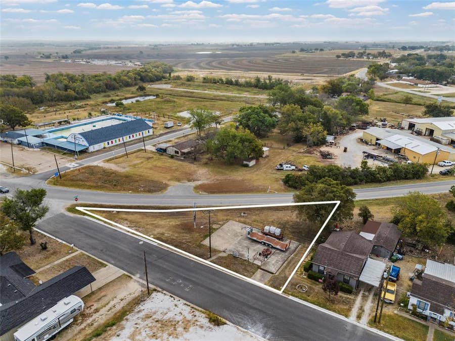 Property photo for 312 E Columbus Street, West, TX