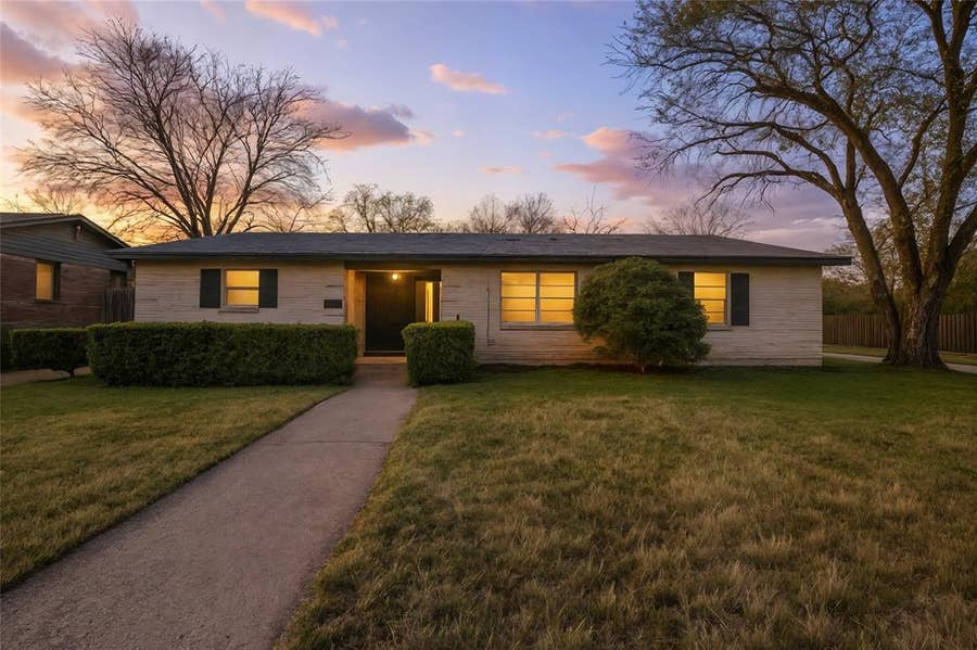 Property photo for 807 Havenwood Drive, Dallas, TX