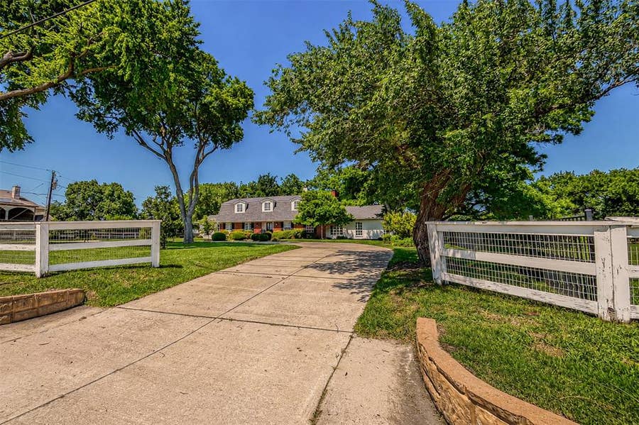 Property photo for 9310 Merritt Road, Rowlett, TX