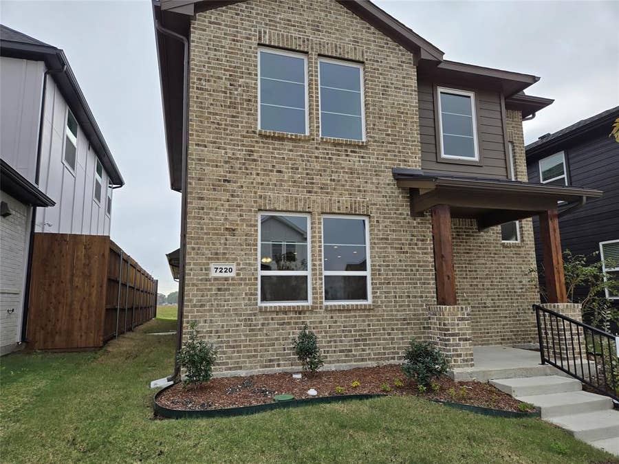 Property photo for 7220 Bayhill Lane, Rowlett, TX