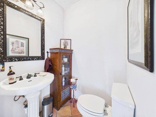 8414 County Road 3907, Athens, TX 75752 8414 County Road 3907, Athens, TX 75752