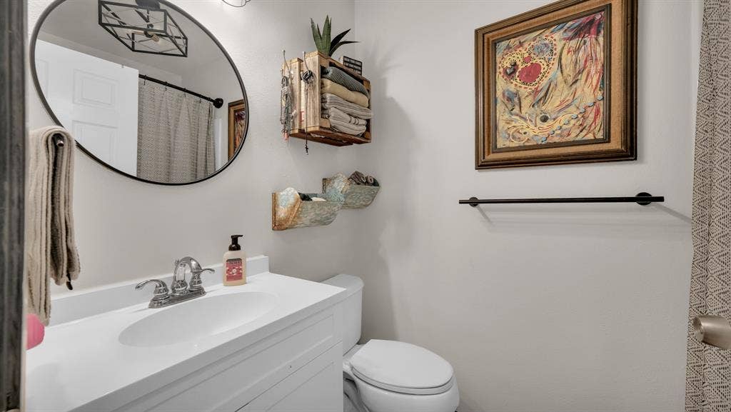 506 E Barton Street, Granbury, TX 76048 506 E Barton Street, Granbury, TX 76048