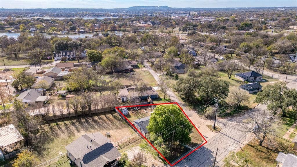 506 E Barton Street, Granbury, TX 76048 506 E Barton Street, Granbury, TX 76048