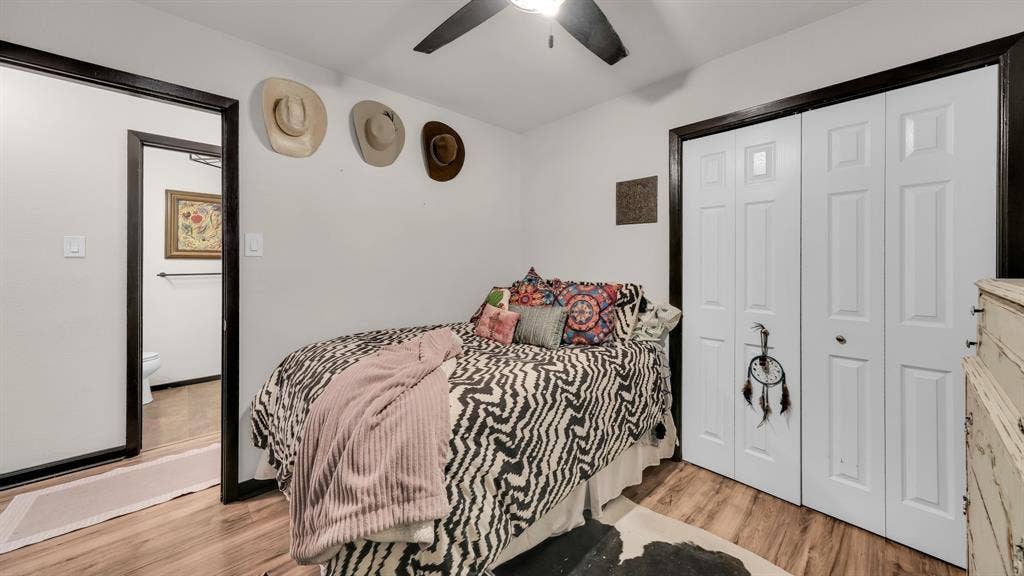 506 E Barton Street, Granbury, TX 76048 506 E Barton Street, Granbury, TX 76048
