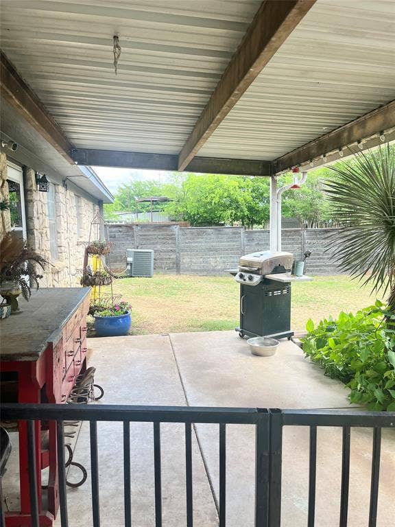 506 E Barton Street, Granbury, TX 76048 506 E Barton Street, Granbury, TX 76048