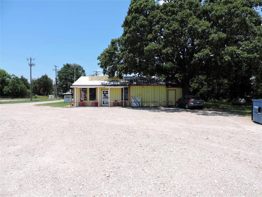 Property photo for 2324 W Main Street, Gun Barrel City, TX