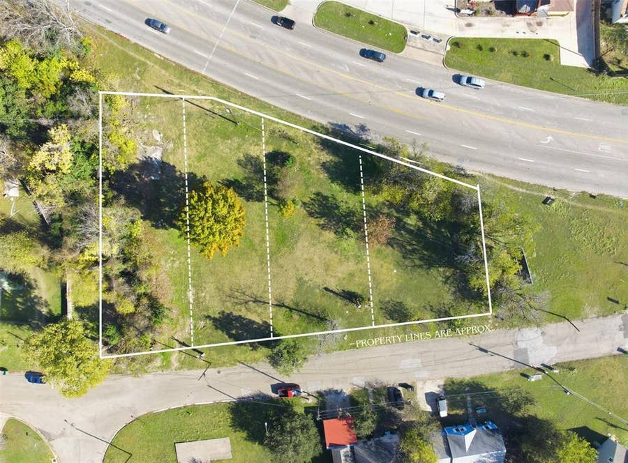 Property photo for 105, 107, 109, 111 Victory Drive, Waco, TX