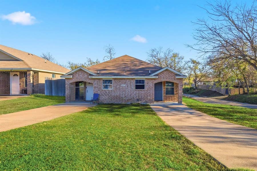 Property photo for 2900 NW 29th Street, Fort Worth, TX