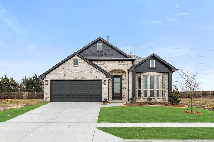 Property photo for 814 Alder Drive, Lavon, TX