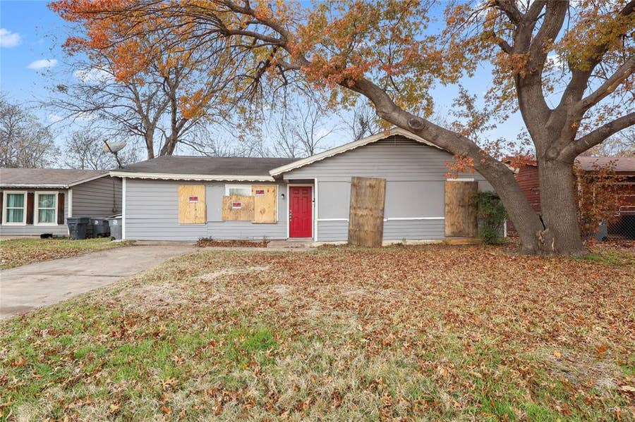 Property photo for 725 Emberwood Drive, Dallas, TX