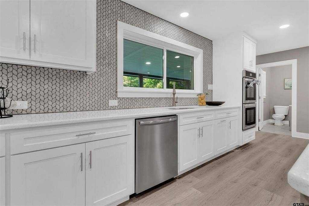 613 Northgate Drive, Lindale, TX 75771 613 Northgate Drive, Lindale, TX 75771