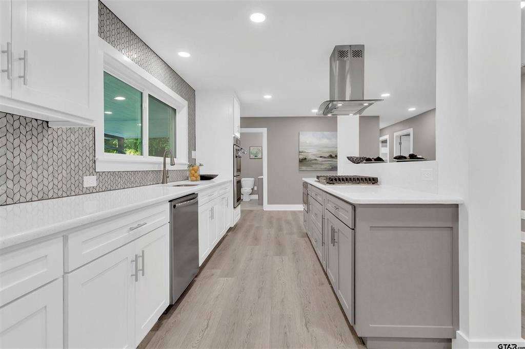 613 Northgate Drive, Lindale, TX 75771 613 Northgate Drive, Lindale, TX 75771