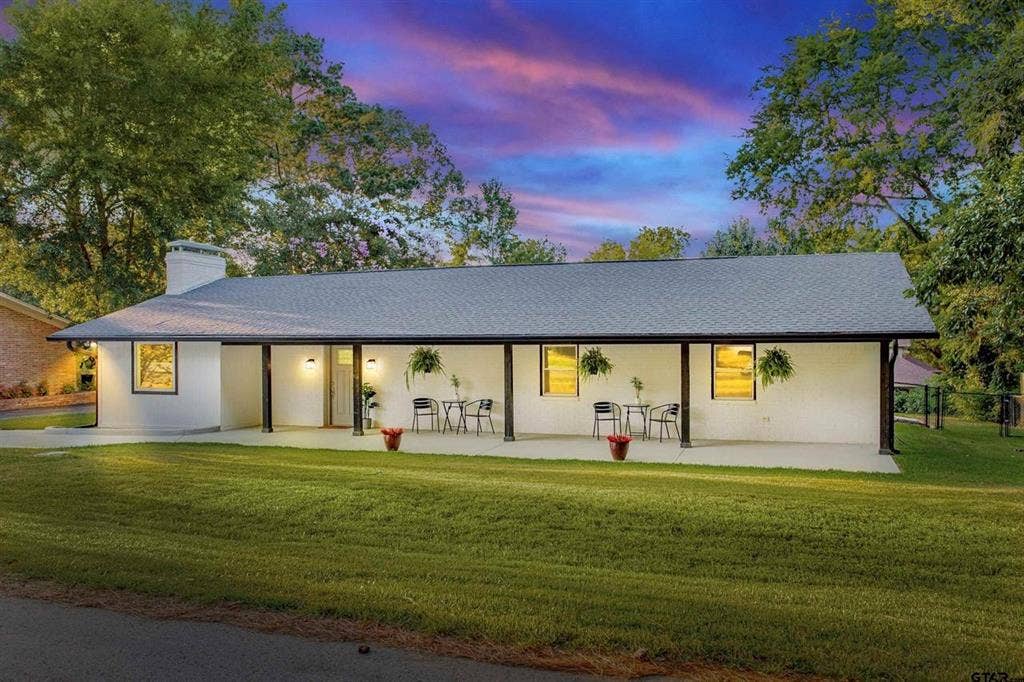 613 Northgate Drive, Lindale, TX 75771 613 Northgate Drive, Lindale, TX 75771