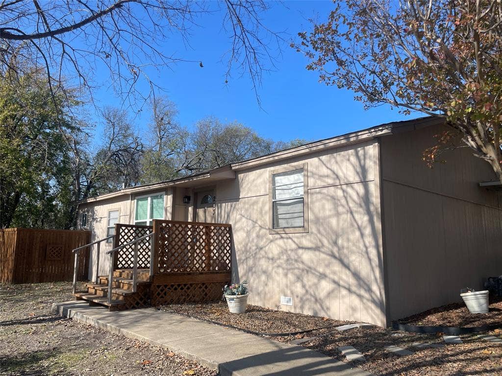 203 Broad Street, McKinney, TX 75069 203 Broad Street, McKinney, TX 75069