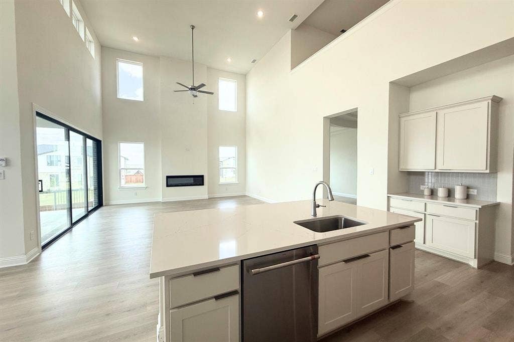 817 Headwaters Drive, Haslet, TX 76052 817 Headwaters Drive, Haslet, TX 76052