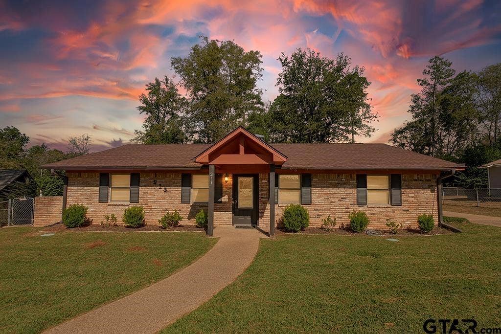 213 Treetop Lane, Hideaway, TX 75771 213 Treetop Lane, Hideaway, TX 75771