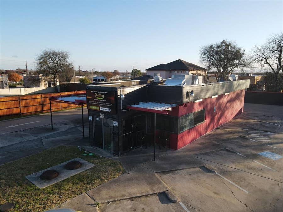 Property photo for 122 S Hampton Road, DeSoto, TX