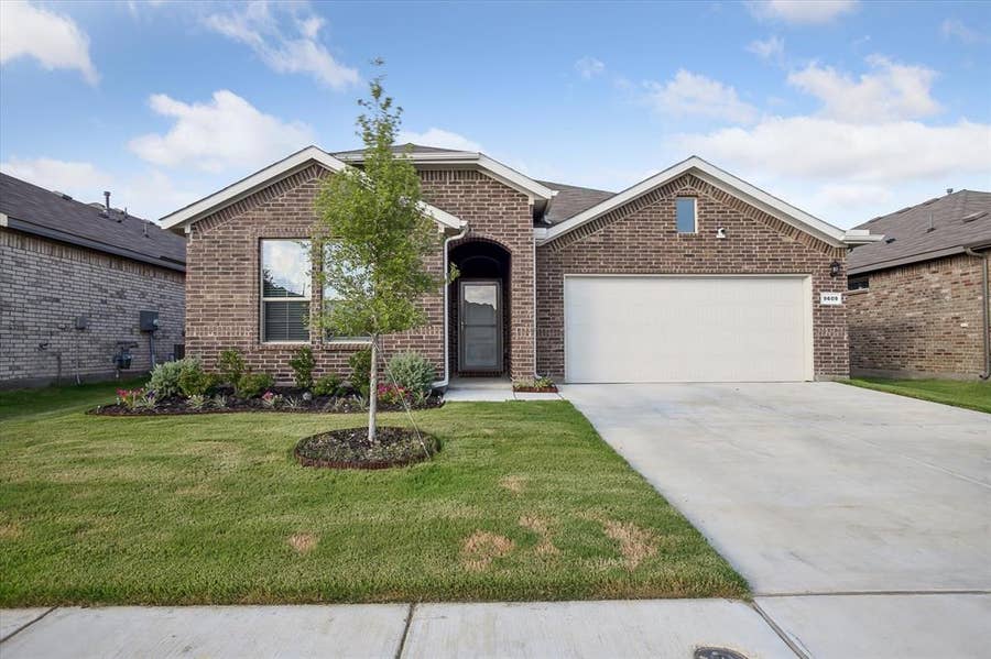 Property photo for 9609 Alderleaf Trail, Fort Worth, TX