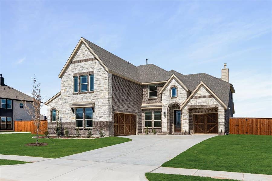 Property photo for 421 Birkdale Lane, Red Oak, TX