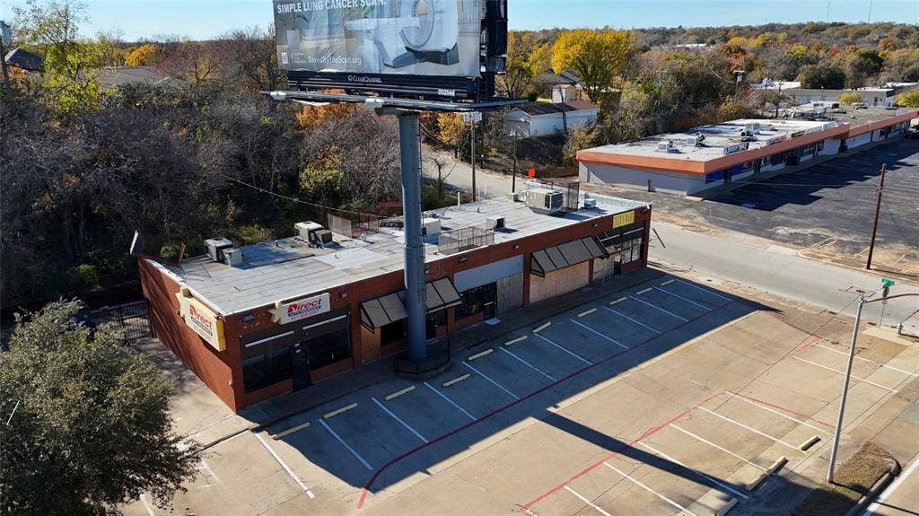 5500 Brentwood Stair Road, Fort Worth, TX 76112