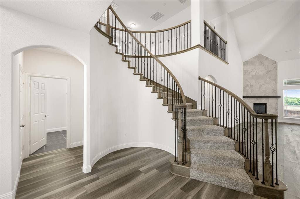 2610 White Plains Drive, Midlothian, TX 76065 6_2610 White Plains- Entry-9128