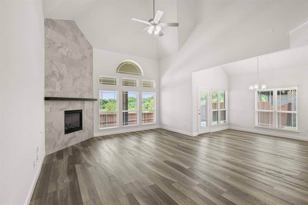 2610 White Plains Drive, Midlothian, TX 76065 15_2610 White Plains- Living Room-9224