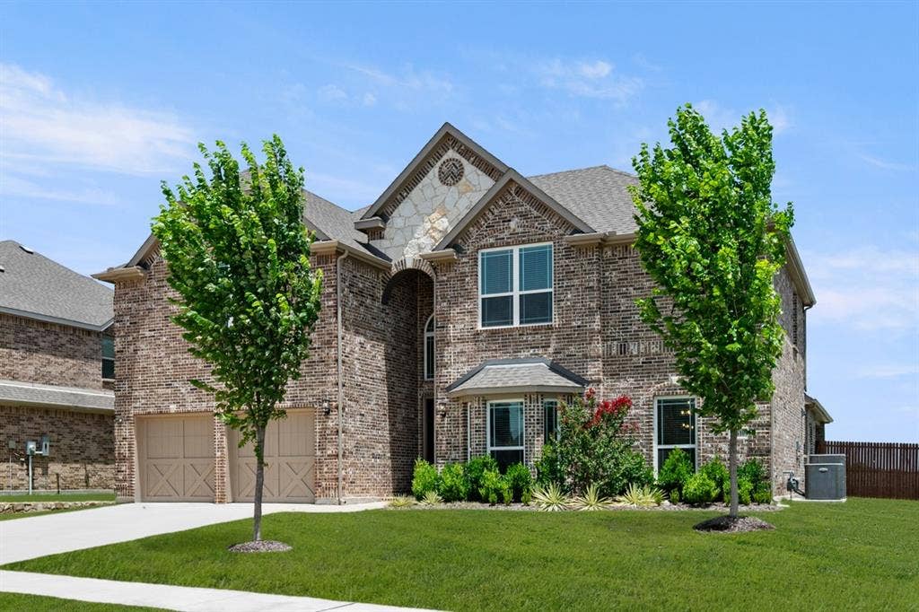 2610 White Plains Drive, Midlothian, TX 76065 1_2610 White Plains- Front-9088