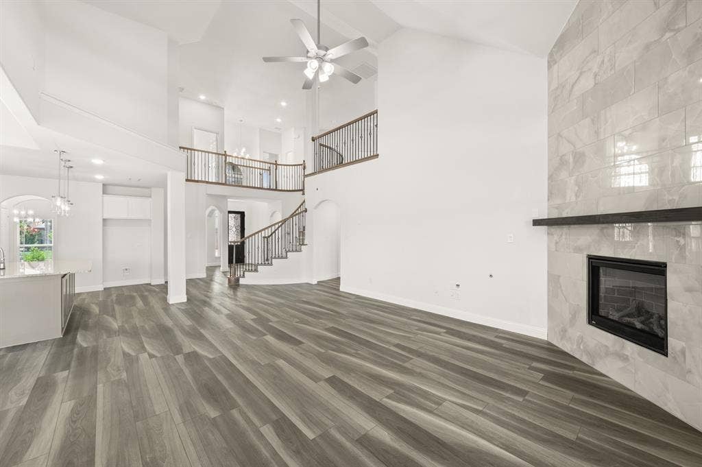 2610 White Plains Drive, Midlothian, TX 76065 14_2610 White Plains- Living Room-9218