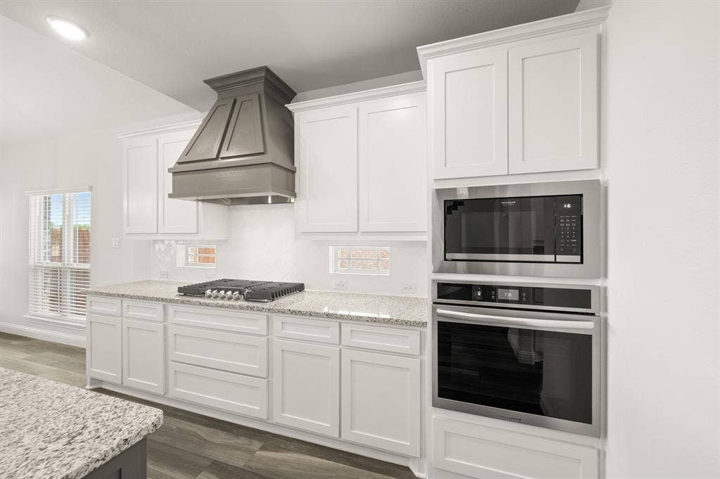 2610 White Plains Drive, Midlothian, TX 76065 12_2610 White Plains- Kitchen-9198