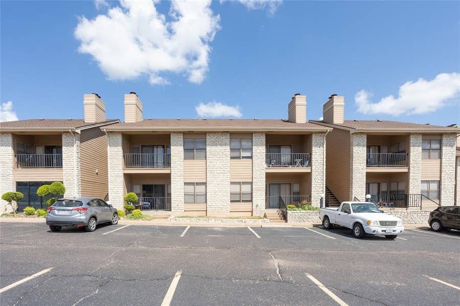 Property photo for 400 E Pearl, Granbury, TX