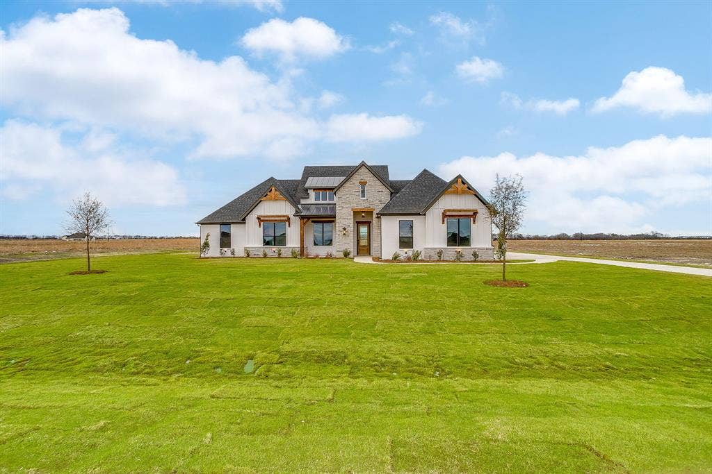 136 Lana Garden Way, Waxahachie, TX 75165 136 Lana Garden Way, Waxahachie, TX 75165