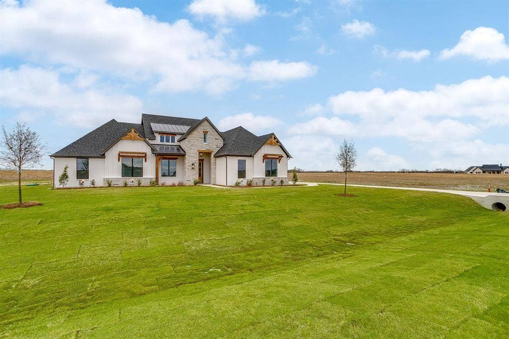 136 Lana Garden Way, Waxahachie, TX 75165 136 Lana Garden Way, Waxahachie, TX 75165