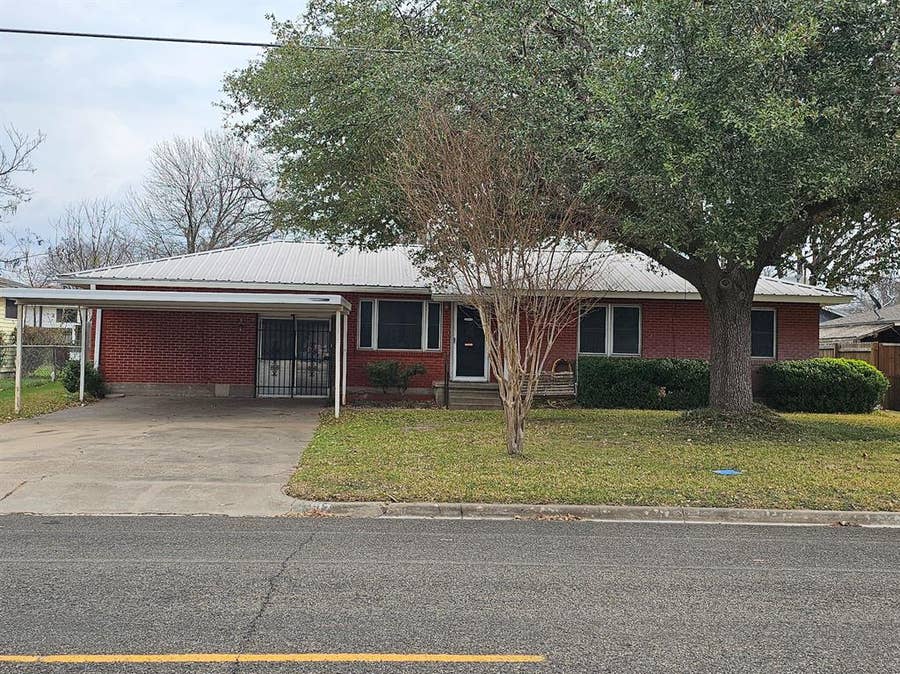 Property photo for 817 N Lacy Drive, Lacy Lakeview, TX