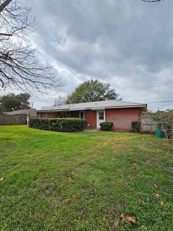 817 N Lacy Drive, Lacy Lakeview, TX 76705 817 N Lacy Drive, Lacy Lakeview, TX 76705