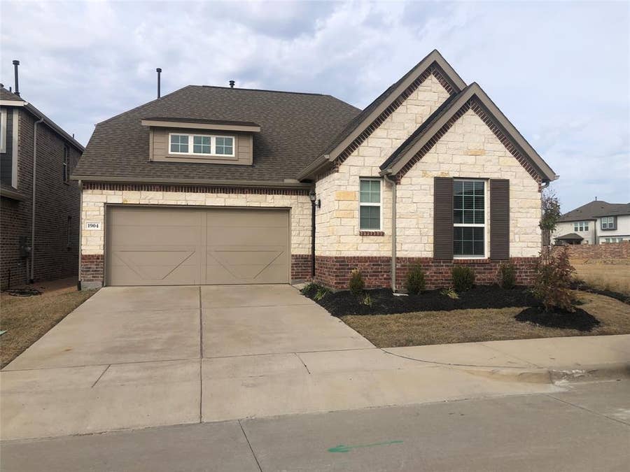 Property photo for 1904 Wrangler Circle, Mesquite, TX