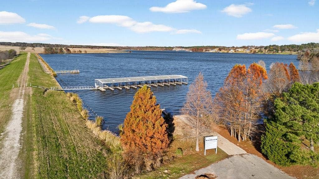 6105 Overlook Point, Athens, TX 75752 boat ramp & boat slips