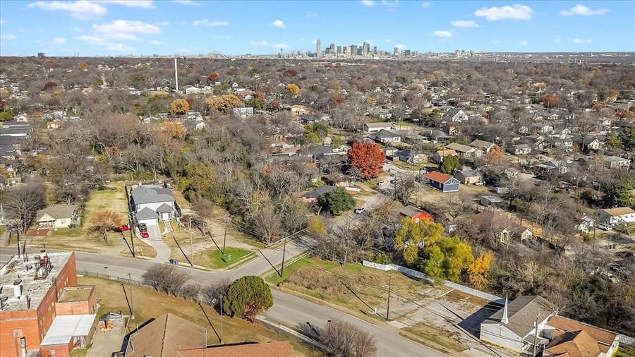 Property photo for 2143 E Ann Arbor, Dallas, TX