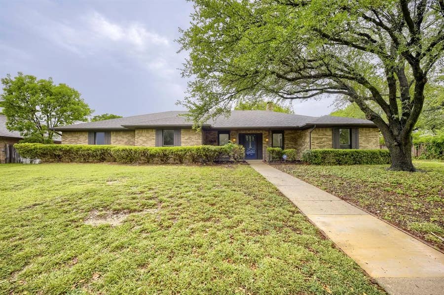 Property photo for 1203 Westminister Lane, Duncanville, TX